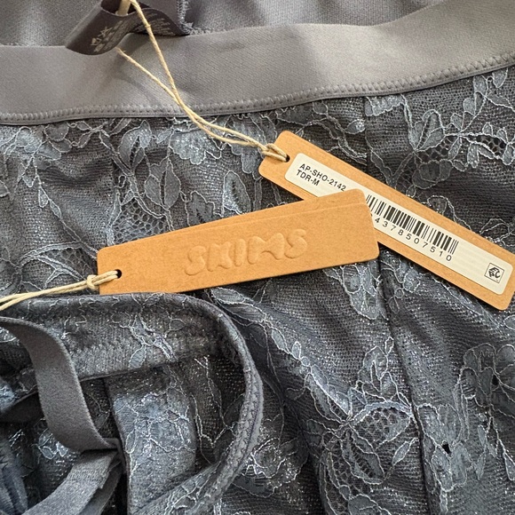 SKIMS Lace Bralette and Shorts Set - Picture 4 of 5